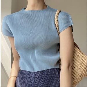 Blue plisse pleats Top